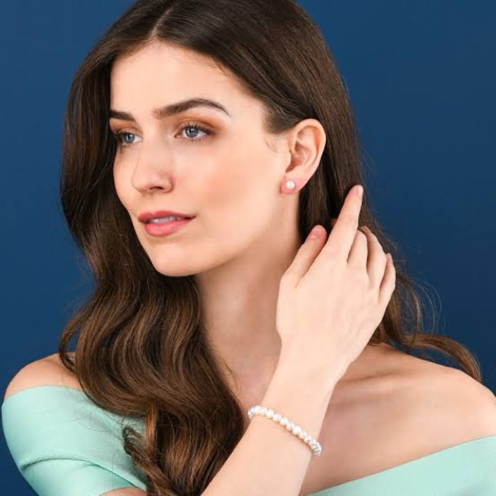 Classic Pearl Bracelet and Stud Earring Set - White Pearls